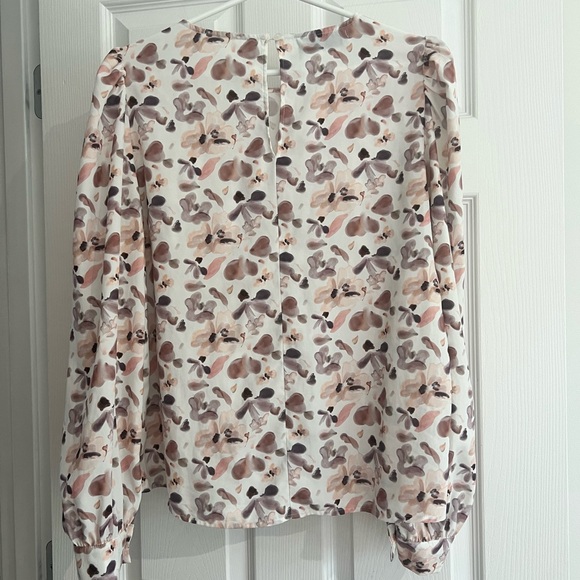 Mad About Style - Floral Blouse - Picture 2 of 3